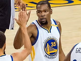 Warriors trash Spurs in Game T...