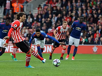 Gabbiadini misses penalty as S...