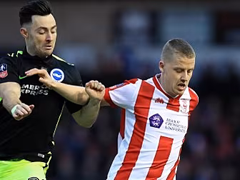 Richie Towell earns contract e...