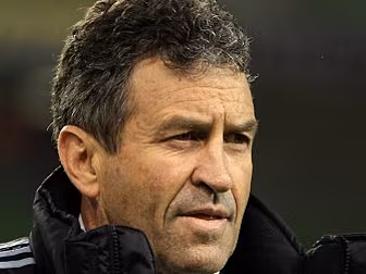 Wayne Smith to step down from...