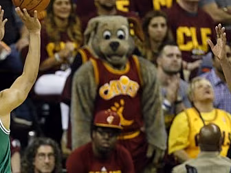 Last-second basket ends Clevel...