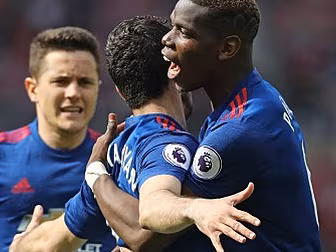 Manchester United to play in D...