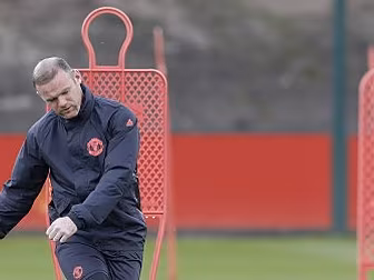 Wayne Rooney donates £100,000...