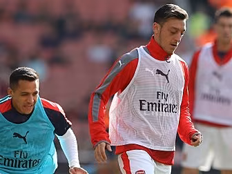 Ozil and Sanchez to stay at Ar...