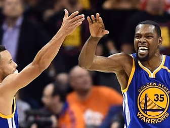 Warriors pull off late comebac...