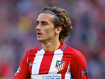 Antoine Griezmann signs new At...
