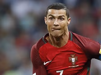 Cristiano Ronaldo announces th...