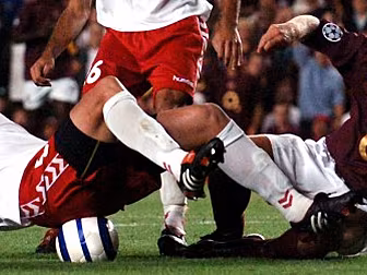 Kevin Kilbane on Dennis Bergka...
