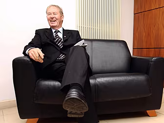 Mícheál Ó Muircheartaigh - A N...