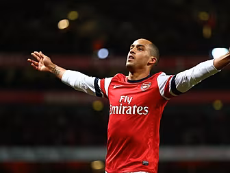 Theo Walcott back in contract...