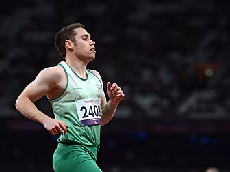 Jason Smyth wins gold at IPC E...