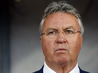 Gus Hiddink to replace Jose Mo...
