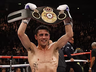 WATCH: Boxer claims World Ligh...