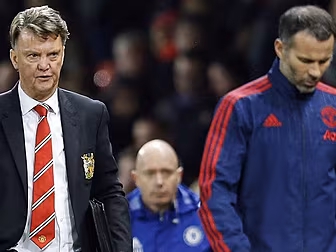 Louis Van Gaal to consider rec...