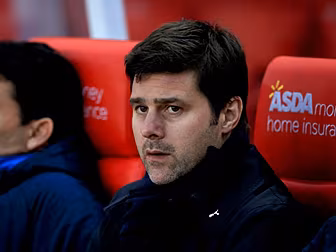Pochettino bans players from a...