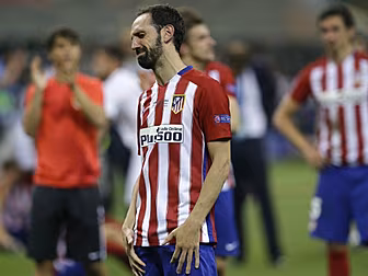 WATCH: Juanfran pleads for for...