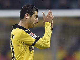 Manchester United edge closer...