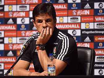 Chris Coleman issues message t...