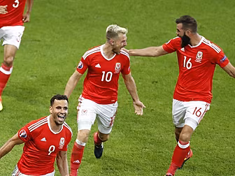 Wales surge into Euro 2016 sem...