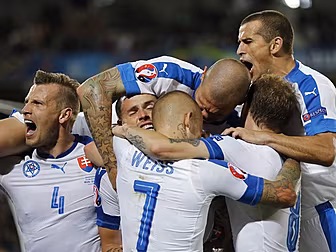 Marek Hamsik wonder goal enoug...