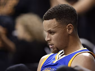 Steph Curry ejected as Cavalie...