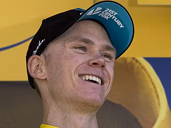Chris Froome claims yellow jer...