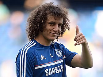 David Luiz distances himself f...