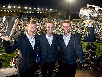 Thousands welcome Tipperary hu...