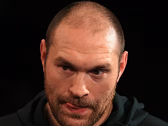 Pic: Tyson Fury responds to co...
