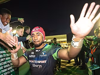 Bundee Aki reveals how Tana Um...