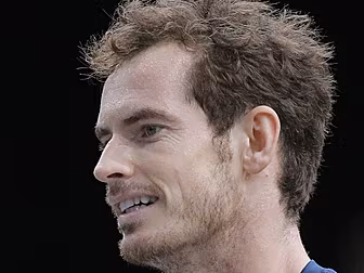 Andy Murray celebrates new wor...
