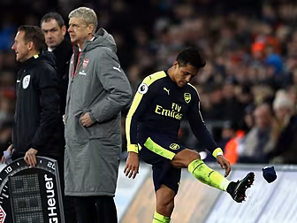 Alexis Sanchez reaction to sub...