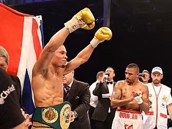 Chris Eubank Jr wins super-mid...