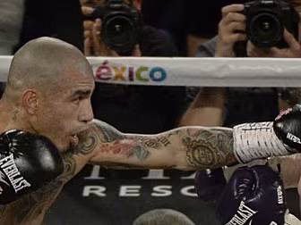 Miguel Cotto finishes with a l...