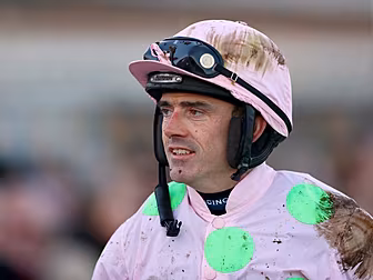 Ruby Walsh suffers suspected b...