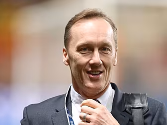 Lee Dixon shares his personal...