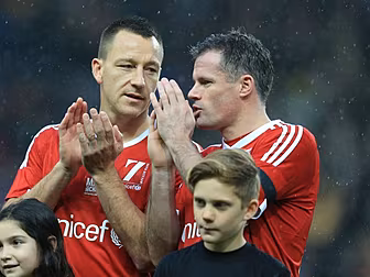 John Giles finds Carragher'...