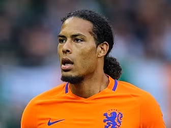 Liverpool sign Van Dijk