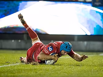 Tadhg Beirne looks every bit t...