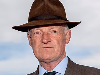 Willie Mullins on 18 Punchesto...
