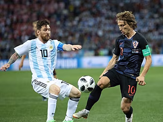 John Giles on Messi | "I t...