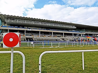 Leopardstown gets set for late...