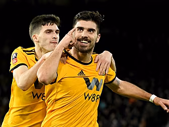 Wonderful Wolves dump Liverpoo...