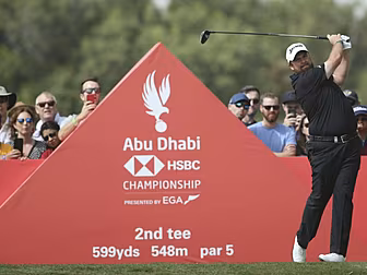 Shane Lowry roars into 2019 wi...