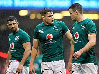Wales dominate Ireland to clai...
