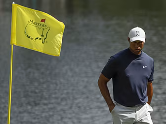 Masters Day 1: Tiger Woods sho...