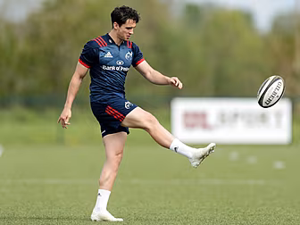Van Graan won't risk Carbery o...