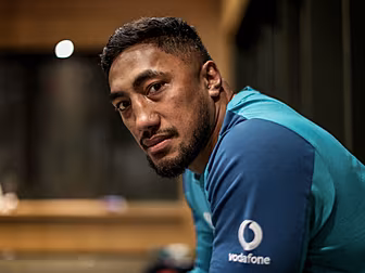Bundee Aki apologises for liki...