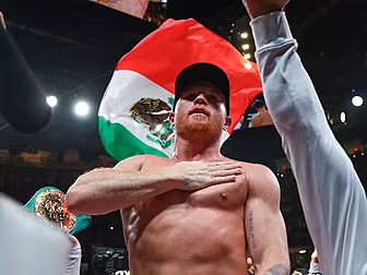 Can anyone stop Canelo? | Boxi...