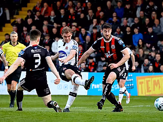 Dundalk back on top with drama...